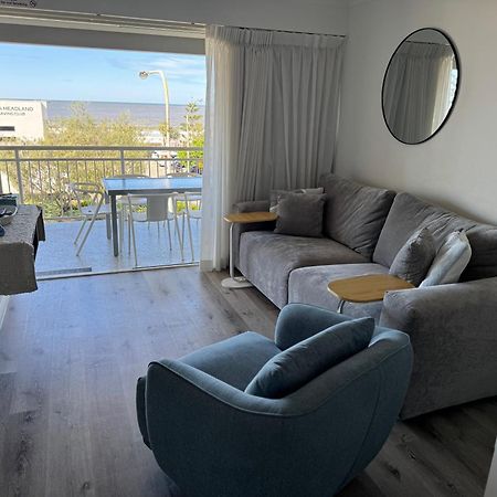 Ocean View - Alexandra Headlands Beachfront Unit Exterior foto