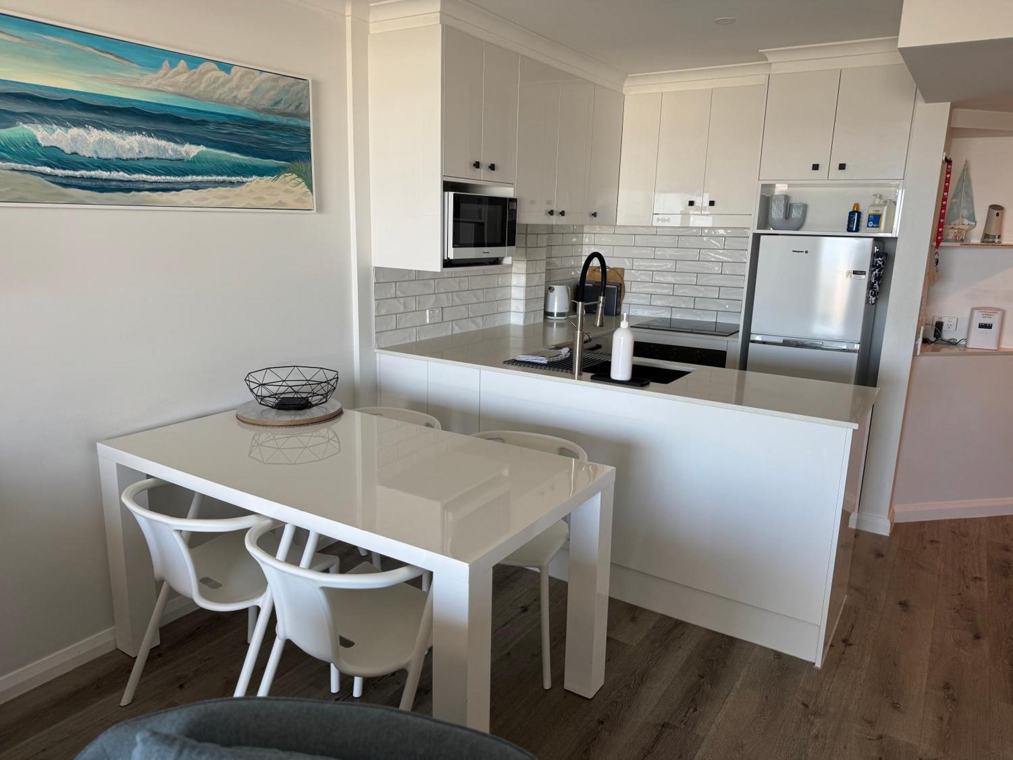 Ocean View - Alexandra Headlands Beachfront Unit Exterior foto